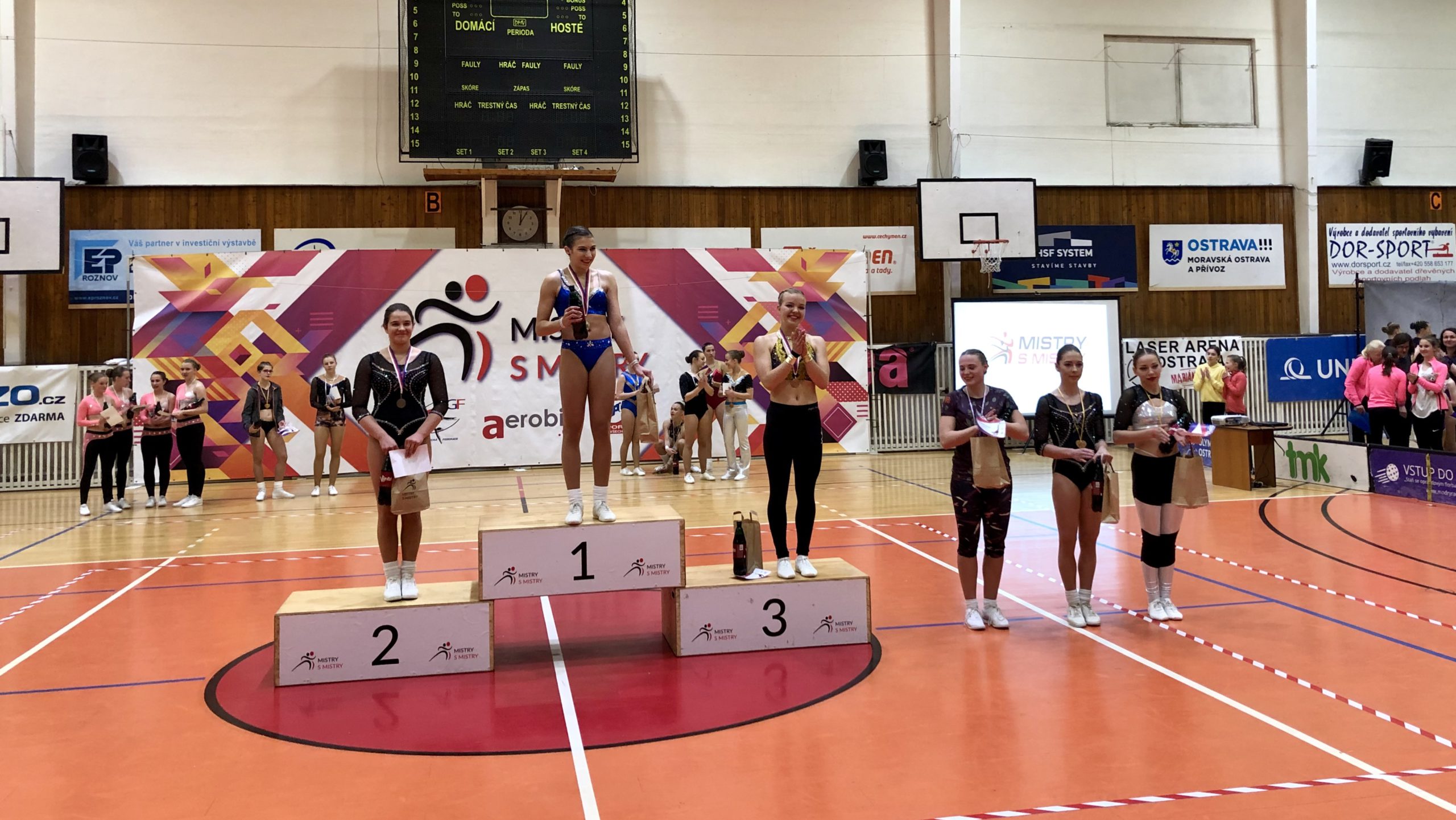 Nejen trenérský tým plní očekávání rodičů a dětí, jejich příběhy a sny. Našim nejstarším závodnicím Zuzu a Lucce  se tentokrát podařilo dostat trenéry na lopatky a splnit i jejich pocitový […]