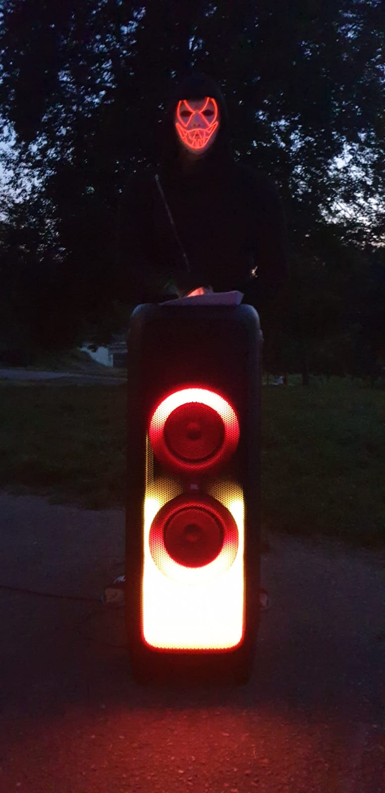 Hurá! Po roce jsme zpět na Blaníku! Pátek  7.8: Je to neuvěřitelné, ale je tady pátek! Ráno jsme probudili žížalky ve spacacich, které statečně preckaly noc a za odměnu posnidaly […]